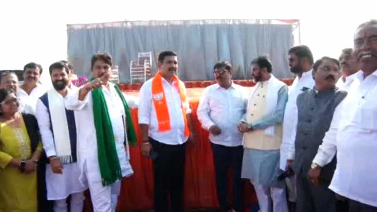 ಸರ್ಕಾರದ ವಿರುದ್ಧ ಸಿಡಿದೆದ್ದ ಬಿಜೆಪಿ: ನಾಳೆ ಬೆಳಗಾವಿಯಲ್ಲಿ ಬೃಹತ್ ಹೋರಾಟಕ್ಕೆ ಸಜ್ಜು ಸರ್ಕಾರದ ವಿರುದ್ಧ ಸಿಡಿದೆದ್ದ ಬಿಜೆಪಿ: ನಾಳೆ ಬೆಳಗಾವಿಯಲ್ಲಿ ಬೃಹತ್ ಹೋರಾಟಕ್ಕೆ ಸಜ್ಜು