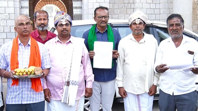 ರೈತರ ಪರವಾಗಿ ತಾಂಬೂಲ ಹಿಡಿದು ಡಿಸಿ ಆಫೀಸಿಗೆ ಹೆಣ್ಣು ಕೇಳಲು ಬಂದ ಬಿಜೆಪಿಗರು