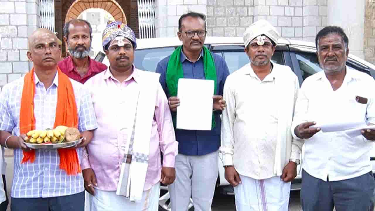 ಹಣೆಗೆ ಬಾಸಿಂಗ, ತಲೆಗೆ ಪೇಟ: ರೈತರ ಪರವಾಗಿ ತಾಂಬೂಲ ಹಿಡಿದು ಡಿಸಿ ಆಫೀಸಿಗೆ ಹೆಣ್ಣು ಕೇಳಲು ಬಂದ ಬಿಜೆಪಿಗರು