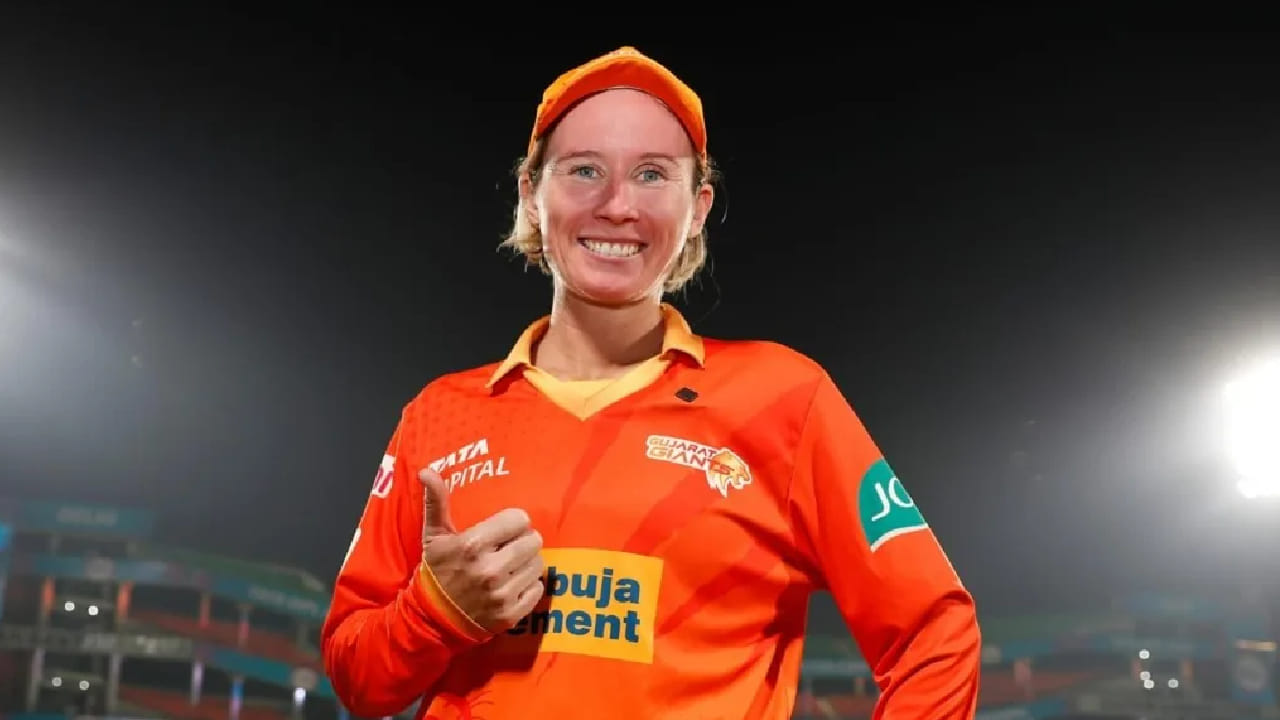 ಕಳೆದ ಸೀಸನ್​ನಲ್ಲಿ ಗುಜರಾತ್ ಜೈಂಟ್ಸ್ ತಂಡವನ್ನು ವಿಕೆಟ್ ಕೀಪರ್ ಬ್ಯಾಟರ್ ಬೆತ್ ಮೂನಿ ಮುನ್ನಡೆಸಿದ್ದರು. ಮೂನಿ ನಾಯಕತ್ವದಲ್ಲಿ ಗುಜರಾತ್ ತಂಡವು ನಿರೀಕ್ಷಿತ ಪ್ರದರ್ಶನ ನೀಡಿರಲಿಲ್ಲ. ಅಲ್ಲದೆ 2025 ರಲ್ಲಿ ಗೆದ್ದಿದ್ದು ಕೇವಲ 4 ಮ್ಯಾಚ್​ಗಳನ್ನು ಮಾತ್ರ.