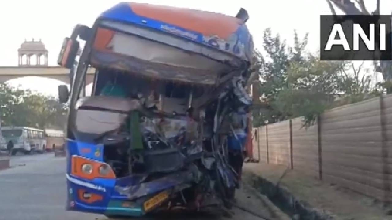 Video: ಜೈಪುರ ಬಿಕಾನೇರ್ ಹೆದ್ದಾರಿಯಲ್ಲಿ ಸ್ಲೀಪರ್ ಬಸ್ ಮತ್ತು ಟ್ರಕ್ ನಡುವೆ ಭೀಕರ ಅಪಘಾತ, ಮೂವರು ಸಾವು