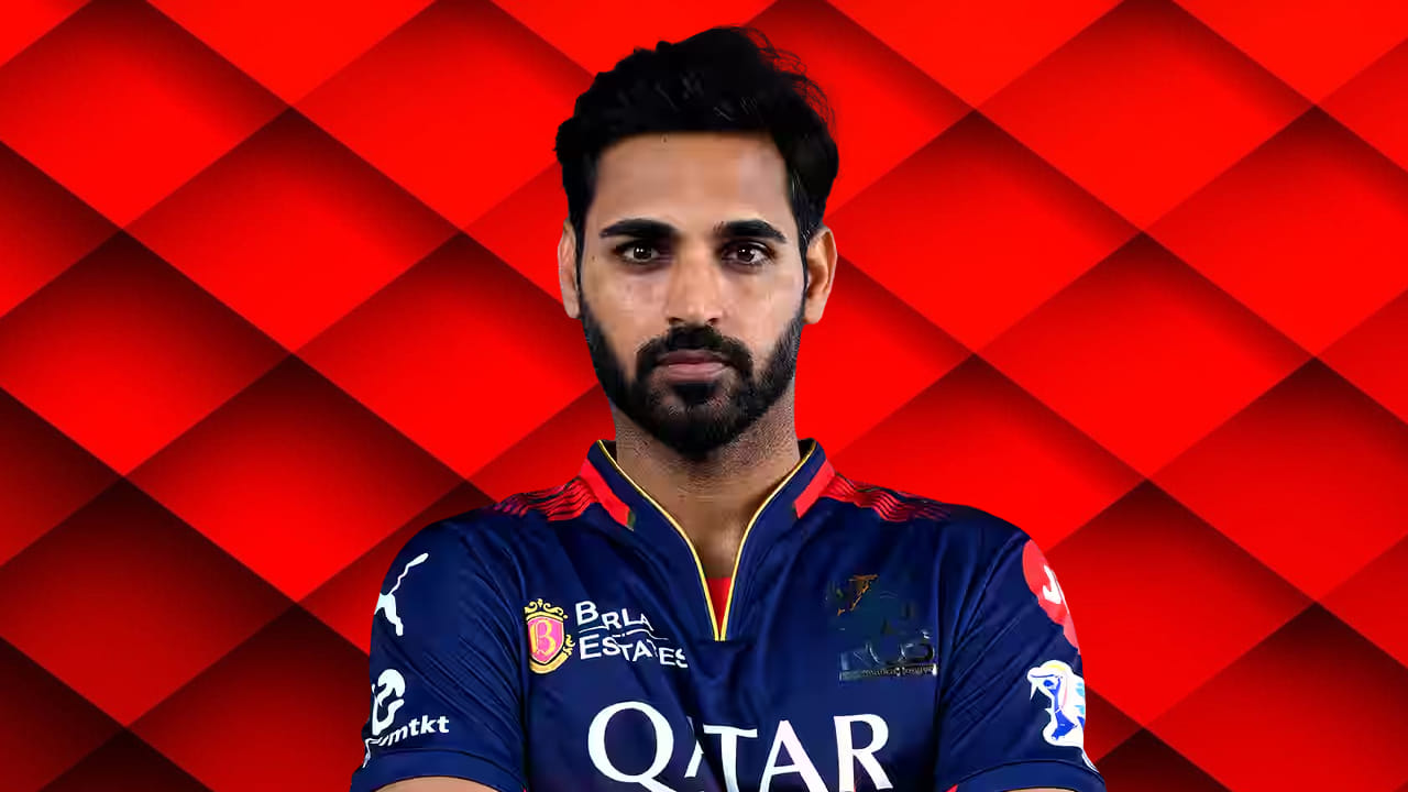 ಭುವನೇಶ್ವರ್ ಕುಮಾರ್: ರಾಯಲ್ ಚಾಲೆಂಜರ್ಸ್ ಬೆಂಗಳೂರು ಪರ ಮುಂದಿನ ಸೀಸನ್​ನಲ್ಲೂ ಸ್ವಿಂಗ್ ಮಾಸ್ಟರ್ ಭುವನೇಶ್ವರ್ ಕುಮಾರ್ ಕಣಕ್ಕಿಳಿಯಲಿದ್ದಾರೆ. ಹೇಝಲ್​ವುಡ್ ಜೊತೆ ಅತ್ಯುತ್ತಮ ದಾಳಿ ಸಂಘಟಿಸಿದ್ದ ಭುವಿ ಎಲ್ಲಾ ಪಂದ್ಯಗಳಲ್ಲೂ ಕಾಣಿಸಿಕೊಳ್ಳುವುದು ಖಚಿತ.