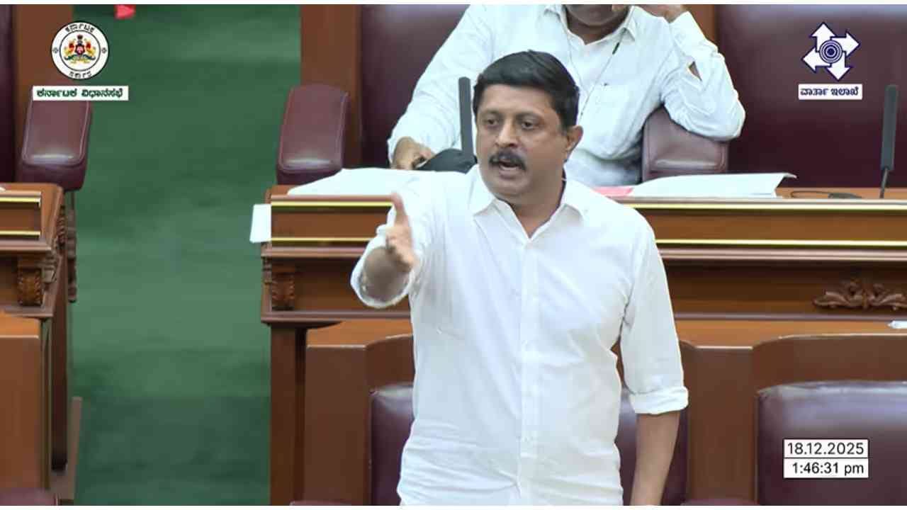 ಕರಾವಳಿಗರು ಬೆಂಕಿ ಹಚ್ಚೋರು ಎಂದ ಸಚಿವ ಭೈರತಿ ಸುರೇಶ್ ವಿರುದ್ಧ ಭುಗಿಲೆದ್ದ ಆಕ್ರೋಶ ಕರಾವಳಿಗರು ಬೆಂಕಿ ಹಚ್ಚೋರು ಎಂದ ಸಚಿವ ಭೈರತಿ ಸುರೇಶ್ ವಿರುದ್ಧ ಭುಗಿಲೆದ್ದ ಆಕ್ರೋಶ