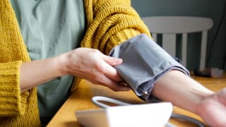 ಟೀಯನ್ನು ಪದೇ ಪದೇ ಬಿಸಿ ಮಾಡಿ ಕುಡಿಯುವ ಒಂದು ಸಣ್ಣ ಅಭ್ಯಾಸ ಆರೋಗ್ಯದ ಮೇಲೆ ಬಹುದೊಡ್ಡ ಪರಿಣಾಮ ಬೀರಬಹುದು ಎಚ್ಚರ!