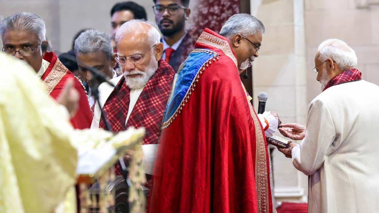 PM Modi Christmas: ದೆಹಲಿಯ ಚರ್ಚ್‌ನ ಕ್ರಿಸ್ಮಸ್ ಪ್ರಾರ್ಥನೆಯಲ್ಲಿ ಮೋದಿ ಭಾಗಿ; ಕ್ಯಾಥೆಡ್ರಲ್ ಚರ್ಚ್‌ನ ವಿಶೇಷತೆ ಇಲ್ಲಿದೆ
