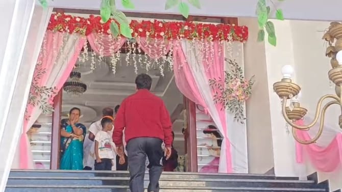 ಮದುವೆ ಮಂಟಪಕ್ಕೇ ನುಗ್ಗಿ ಮಾಜಿ ಪ್ರಿಯಕರನಿಗೆ ಶಾಕ್​​ಕೊಟ್ಟ ಯುವತಿ