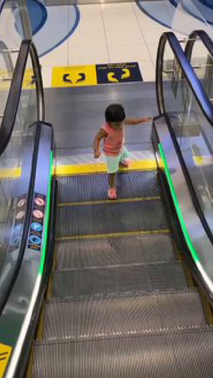 ರೀಲ್​ಗಾಗಿ ಮಗುವಿನ ಪ್ರಾಣವನ್ನೇ ಒತ್ತೆಯಿಟ್ಟ ತಂದೆ-ತಾಯಿ!