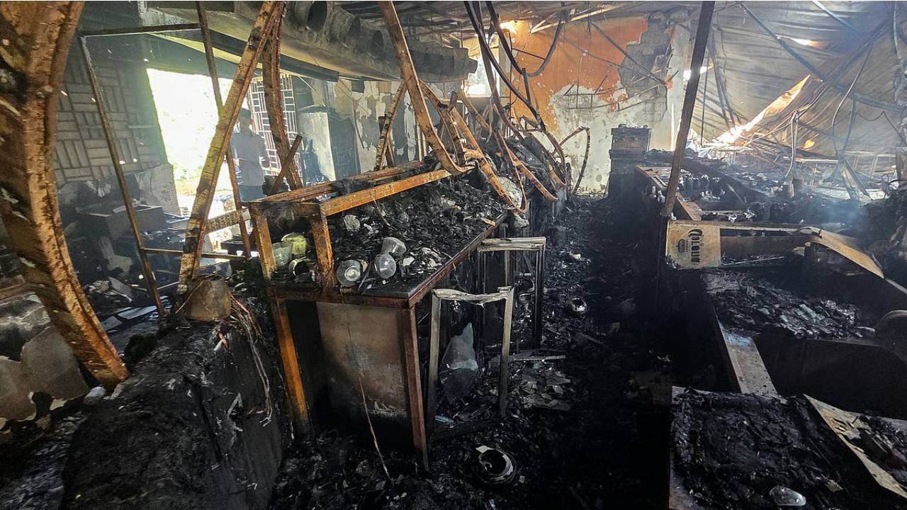 Video: ಗೋವಾದ ನೈಟ್ಕ್ಲಬ್ನಲ್ಲಿ ಅಗ್ನಿ ಅವಘಡ ಸಂಭವಿಸಿದ್ಹೇಗೆ? ಇಲ್ಲಿದೆ ಕಾರಣ Video: ಗೋವಾದ ನೈಟ್ಕ್ಲಬ್ನಲ್ಲಿ ಅಗ್ನಿ ಅವಘಡ ಸಂಭವಿಸಿದ್ಹೇಗೆ? ಇಲ್ಲಿದೆ ಕಾರಣ