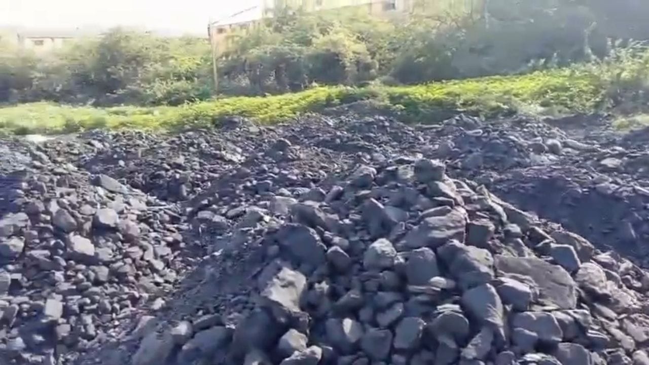 Raichur: ಕಲ್ಲಿದ್ದಲಿಗೆ ಕನ್ನ; ಖಾಸಗಿ ಕಂಪನಿಗೆ ಶಾಕ್ ಕೊಟ್ಟ ವೈಟಿಪಿಎಸ್ Raichur: ಕಲ್ಲಿದ್ದಲಿಗೆ ಕನ್ನ; ಖಾಸಗಿ ಕಂಪನಿಗೆ ಶಾಕ್ ಕೊಟ್ಟ ವೈಟಿಪಿಎಸ್