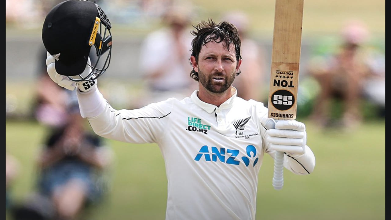 ಆದರೆ ಹರಾಜು ಮುಗಿದ ಬಳಿಕ ಅಬ್ಬರಿಸಿರುವ ಕಾನ್ವೇ ಒಂದೇ ಪಂದ್ಯದಲ್ಲಿ ತಮ್ಮ ಸಾಮರ್ಥ್ಯವನ್ನು ಮತ್ತೊಮ್ಮೆ ಸಾಭೀತುಪಡಿಸಿದ್ದಾರೆ. ವೆಸ್ಟ್ ಇಂಡೀಸ್ ವಿರುದ್ಧದ ಮೂರನೇ ಟೆಸ್ಟ್‌ನ ಎರಡೂ ಇನ್ನಿಂಗ್ಸ್​ಗಳಿಂದ ಕಾನ್ವೇ ಒಟ್ಟು 327 ರನ್ ಗಳಿಸುವ ಮೂಲಕ ಇತಿಹಾಸ ಸೃಷ್ಟಿಸಿದ್ದಾರೆ. ಡೆವೊನ್ ಕಾನ್ವೇ ಅವರ ಈ ಇನ್ನಿಂಗ್ಸ್​ನಲ್ಲಿ 42 ಬೌಂಡರಿ ಮತ್ತು ಸಿಕ್ಸರ್‌ಗಳು ಸೇರಿದ್ದವು.
