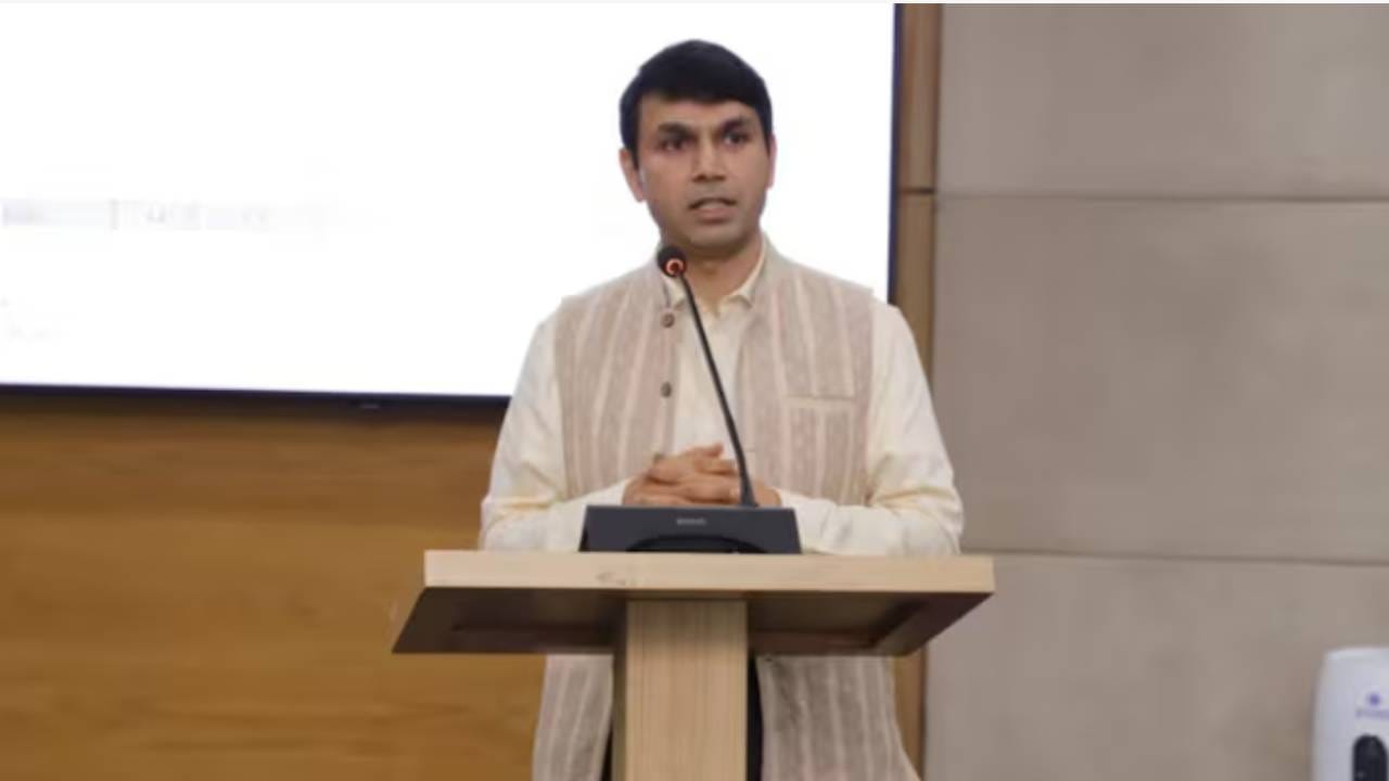 ಅಮೆರಿಕ ಜೊತೆ ಟ್ರೇಡ್ ಮಾತುಕತೆ; ಕರ್ನಾಟಕ ಐಎಎಸ್ ಅಧಿಕಾರಿ ದರ್ಪಣ್ ಜೈನ್ ಭಾರತದ ಮುಖ್ಯ ಸಂಧಾನಕಾರ