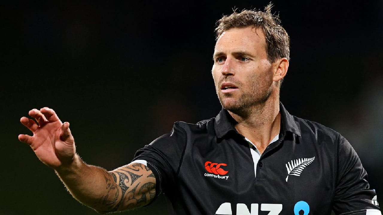 ವಿಶೇಷ ಎಂದರೆ ಡೌಗ್ ಬ್ರೇಸ್‌ವೆಲ್ ಅವರ ಕುಟುಂಬಸ್ಥರೆಲ್ಲರೂ ನ್ಯೂಝಿಲೆಂಡ್ ಪರ ಆಡಿದ ಆಟಗಾರರು. ಅವರ ತಂದೆ ಬ್ರೆಂಡನ್ ಬ್ರೇಸ್​ವೆಲ್ ಕಿವೀಸ್ ಪರ 7 ಪಂದ್ಯಗಳನ್ನಾಡಿದ್ದಾರೆ. ಹಾಗೆಯೇ ಅಂಕಲ್ ಜಾನ್ ಬ್ರೇಸ್​ವೆಲ್ ನ್ಯೂಝಿಲೆಂಡ್ ಪರ 94 ಪಂದ್ಯಗಳಲ್ಲಿ ಕಣಕ್ಕಿಳಿದಿದ್ದಾರೆ. 