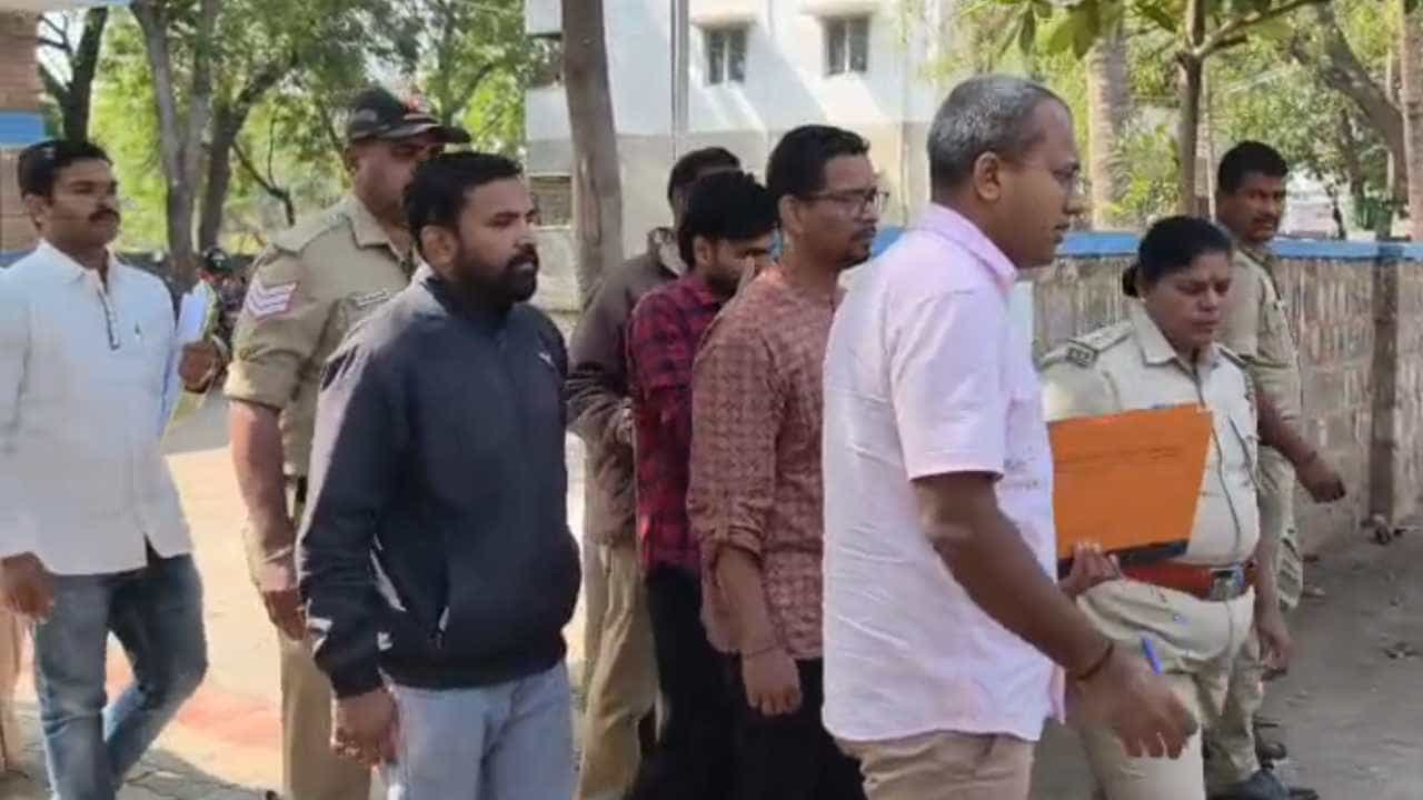 ಬುದ್ಧಿಮಾಂದ್ಯ ಮಕ್ಕಳಿಗೆ ಟಾರ್ಚರ್ ಕೊಟ್ಟ ದಂಪತಿ ಅರೆಸ್ಟ್; ಲೈಸನ್ಸ್ ಇಲ್ಲದೆ ಶಾಲೆ ನಡೆಸಿದ್ದ ಶಿಕ್ಷಕರು ಬುದ್ಧಿಮಾಂದ್ಯ ಮಕ್ಕಳಿಗೆ ಟಾರ್ಚರ್ ಕೊಟ್ಟ ದಂಪತಿ ಅರೆಸ್ಟ್; ಲೈಸನ್ಸ್ ಇಲ್ಲದೆ ಶಾಲೆ ನಡೆಸಿದ್ದ ಶಿಕ್ಷಕರು