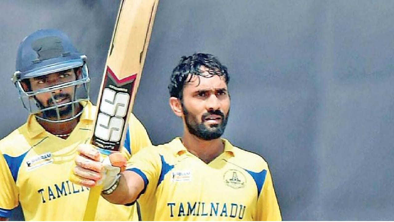 ಇದಕ್ಕೂ ಮುನ್ನ ಈ ದಾಖಲೆ ದಿನೇಶ್ ಕಾರ್ತಿಕ್ ಹೆಸರಿನಲ್ಲಿತ್ತು. ವಿಜಯ ಹಝಾರೆ ಟೂರ್ನಿಯಲ್ಲಿ ತಮಿಳುನಾಡು ಪರ ಕಣಕ್ಕಿಳಿಯುತ್ತಿದ್ದ ದಿನೇಶ್ ಕಾರ್ತಿಕ್ 18 ಇನಿಂಗ್ಸ್​ಗಳ ಮೂಲಕ 1000 ರನ್​ ಪೂರೈಸಿದ್ದರು. ಇದೀಗ ಈ ದಾಖಲೆಯನ್ನು ಕೊಹ್ಲಿ ಮುರಿದಿದ್ದಾರೆ.