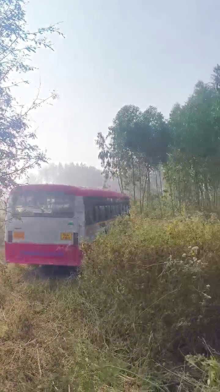 ಬ್ರೇಕ್ ಫೇಲ್ ಆಗಿ ನೀಲಗಿರಿ ತೋಪಿಗೆ ನುಗ್ಗಿದ KSRTC ಬಸ್