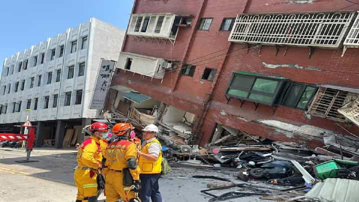 Taiwan Earthquake: ತೈವಾನ್ನಲ್ಲಿ ಪ್ರಬಲ ಭೂಕಂಪ, ನಲುಗಿದ ಕಟ್ಟಡಗಳು Taiwan Earthquake: ತೈವಾನ್ನಲ್ಲಿ ಪ್ರಬಲ ಭೂಕಂಪ, ನಲುಗಿದ ಕಟ್ಟಡಗಳು