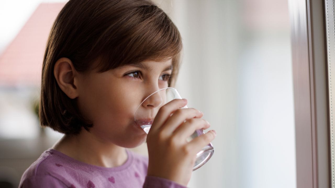 ಎಲೆಕ್ಟ್ರಾಲ್ ಪೌಡರ್ ಸೇವನೆ ಮಕ್ಕಳ ಆರೋಗ್ಯಕ್ಕೆ ಕಂಟಕವಾಗುತ್ತಾ, ಏನೆನ್ನುತ್ತಾರೆ ವೈದ್ಯರು ನೋಡಿ ಎಲೆಕ್ಟ್ರಾಲ್ ಪೌಡರ್ ಸೇವನೆ ಮಕ್ಕಳ ಆರೋಗ್ಯಕ್ಕೆ ಕಂಟಕವಾಗುತ್ತಾ, ಏನೆನ್ನುತ್ತಾರೆ ವೈದ್ಯರು ನೋಡಿ