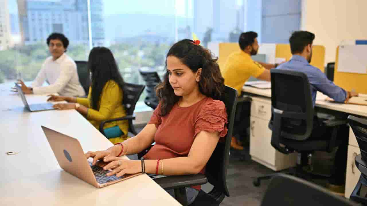 Labour Law: ವಾರಕ್ಕೆ 3 ದಿನ ವೀಕಾಫ್ಗೂ ಅವಕಾಶ, ಆದರೆ... ಭಾರತದ ಹೊಸ ಕಾರ್ಮಿಕ ಕಾನೂನು ಹೇಳೋದಿದು