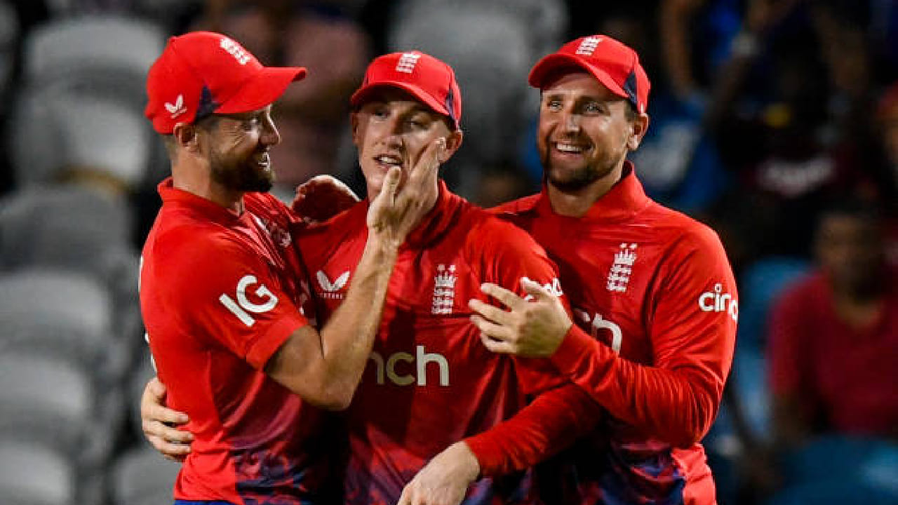 ಅಂದರೆ ಇಂಗ್ಲೆಂಡ್ ತಂಡವು ಜನವರಿಯಲ್ಲಿ ಶ್ರೀಲಂಕಾ ಪ್ರವಾಸ ಕೈಗೊಳ್ಳಲಿದೆ. ಈ ವೇಳೆ ಮೂರು ಪಂದ್ಯಗಳ ಟಿ20 ಸರಣಿಯನ್ನು ಆಡಲಿದೆ. ಈ ಸರಣಿಯು ಇಂಗ್ಲೆಂಡ್ ಪಾಲಿಗೆ ತುಂಬಾ ಮಹತ್ವದ್ದು. ಏಕೆಂದರೆ ಮುಂಬರುವ ಟಿ20 ವಿಶ್ವಕಪ್​ಗೆ ಭಾರತ ಮತ್ತು ಶ್ರೀಲಂಕಾ ಜಂಟಿಯಾಗಿ ಆತಿಥ್ಯವಹಿಸಲಿದೆ.