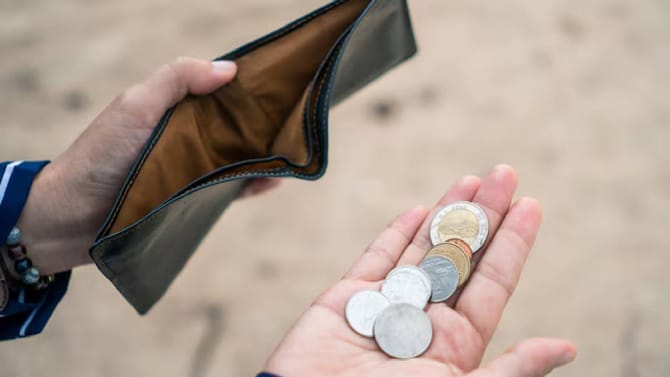 ಸಾಲದ ಸುಳಿಗೆ ಸಿಲುಕಲು ಕಾರಣವೇನು? ಅದರಿಂದ ಪಾರಾಗಲು ಜ್ಯೋತಿಷ್ಯ ಸಲಹೆ