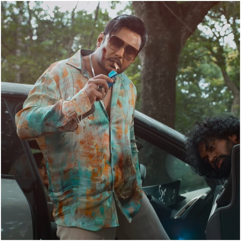 ‘ಡೆವಿಲ್’ ಸಿನಿಮಾದಲ್ಲಿ ದರ್ಶನ್ಗೆ ಜೊತೆಯಾಗಿ ರಚನಾ ರೈ ಅಭಿನಯಿಸಿದ್ದಾರೆ. ಮಹೇಶ್ ಮಂಜ್ರೇಕರ್, ಅಚ್ಯುತ್ ಕುಮಾರ್, ಶರ್ಮಿಳಾ ಮಾಂಡ್ರೆ ಮೊದಲಾದವರಿದ್ದಾರೆ. ಶೋಭರಾಜ್ ಪೊಲೀಸ್ ಪಾತ್ರದಲ್ಲಿ ಕಾಣಿಸಿಕೊಂಡಿದ್ದಾರೆ. ಬಿಗ್ ಬಾಸ್ ಖ್ಯಾತಿಯ ವಿನಯ್ ಗೌಡಗೂ ಚಿತ್ರದಲ್ಲಿ ಪಾತ್ರ ಸಿಕ್ಕಿದೆ.