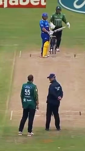 ಎಡಗೈ ದಾಂಡಿಗನಾಗಿ ಸಿಕ್ಸ್ ಸಿಡಿಸಿದ ಬಲಗೈ ಬ್ಯಾಟರ್