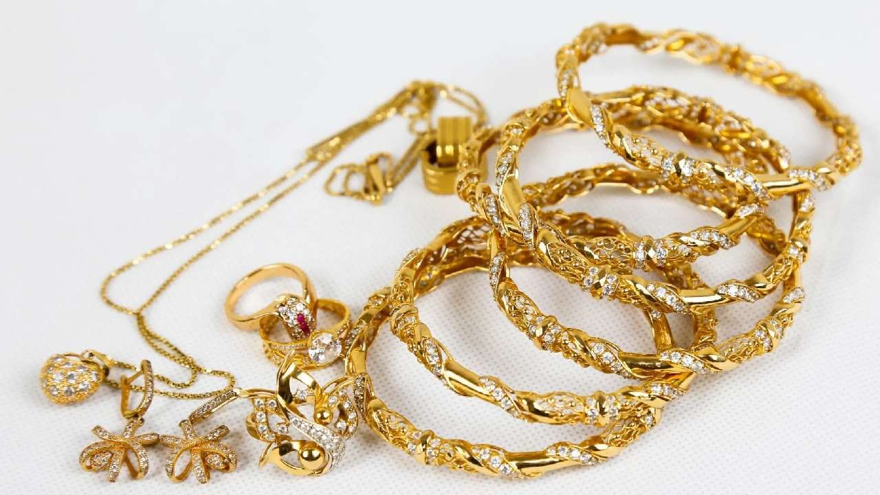 Gold Rate Today Bangalore: ಮತ್ತಷ್ಟು ದುಬಾರಿಯಾದ ಚಿನ್ನ, ಬೆಳ್ಳಿ ಬೆಲೆ Gold Rate Today Bangalore: ಮತ್ತಷ್ಟು ದುಬಾರಿಯಾದ ಚಿನ್ನ, ಬೆಳ್ಳಿ ಬೆಲೆ