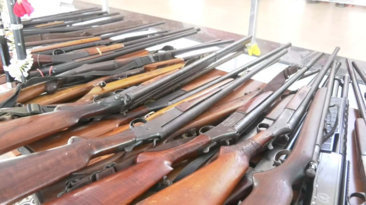 ಇನ್ನು ವಿಶೇಷ ಅಂದರೆ ಇಡೀ ದೇಶದಲ್ಲಿ ಕೊಡಗಿನ ಪ್ರತಿಯೊಬ್ಬ ಮೂಲನಿವಾಸಿಗಳಿಗೆ ಮಾತ್ರ ಬಂದೂಕು ಹೊಂದುವ ವಿಶೇಷ ಅಧಿಕಾರ ಮತ್ತು ಹಕ್ಕನ್ನು ನೀಡಲಾಗಿದೆ. ಹಿಂದೆ ಬ್ರಿಟಿಷರ ಅವಧಿಯಲ್ಲಿ ಈ ಹಕ್ಕು ಕೊಡಗಿನ ಜನರಿಗೆ ನಿಡಲಾಗಿದ್ದು, ಅದು ಇಂದಿಗೂ ಮುಂದುವರೆದಿರುವುದು ವಿಶೇಷ.