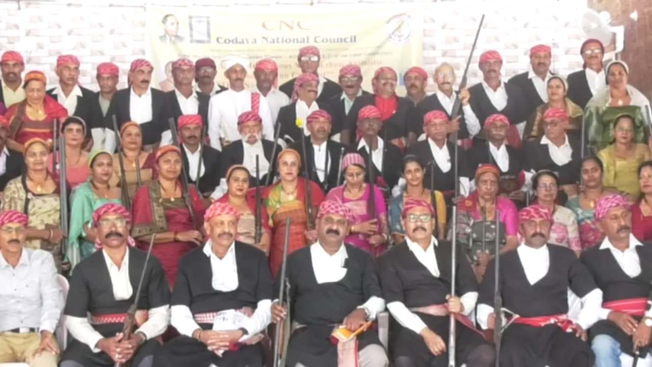 ಕೊಡಗಿನಲ್ಲಿ ನೂರಾರು ವರ್ಷಗಳಿಂದ ಬಂದೂಕನ್ನ ಸಂಸ್ಕೃತಿಯ ಅವಿಭಾಜ್ಯ ಅಂಗವಾಗಿ ಪೂಜಿಸಿಕೊಂಡು ಬರಲಾಗುತ್ತಿದೆ. ಅದರಂತೆ ಕೊಡಗು ನ್ಯಾಷನಲ್ ಕೌನ್ಸಿಲ್ ಸಂಘಟನೆ ವತಿಯಿಂದ ಮೂರ್ನಾಡು ಸಮೀಪ ಗನ್ ಕಾರ್ನಿವಲ್ ಆಯೋಜಿಸಲಾಗಿತ್ತು.