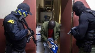 ರಾಜಕೀಯ ನಾಯಕನ ಮನೆಗೆ ಬೆಂಕಿ ಇಟ್ಟ ದುರುಳರು; 7 ವರ್ಷದ ಬಾಲಕಿ ಸಜೀವ ದಹನ; ಮೂವರಿಗೆ ಸುಟ್ಟಗಾಯ