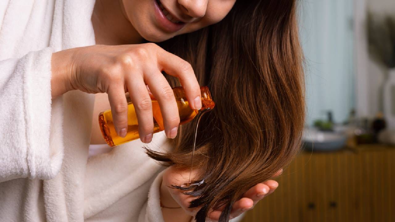 ಯಾವತ್ತಿಗೂ ಕೂದಲಿಗೆ ಎಣ್ಣೆ ಹಚ್ಚುವಾಗ ಈ ತಪ್ಪುಗಳನ್ನು ಮಾಡಬೇಡಿ