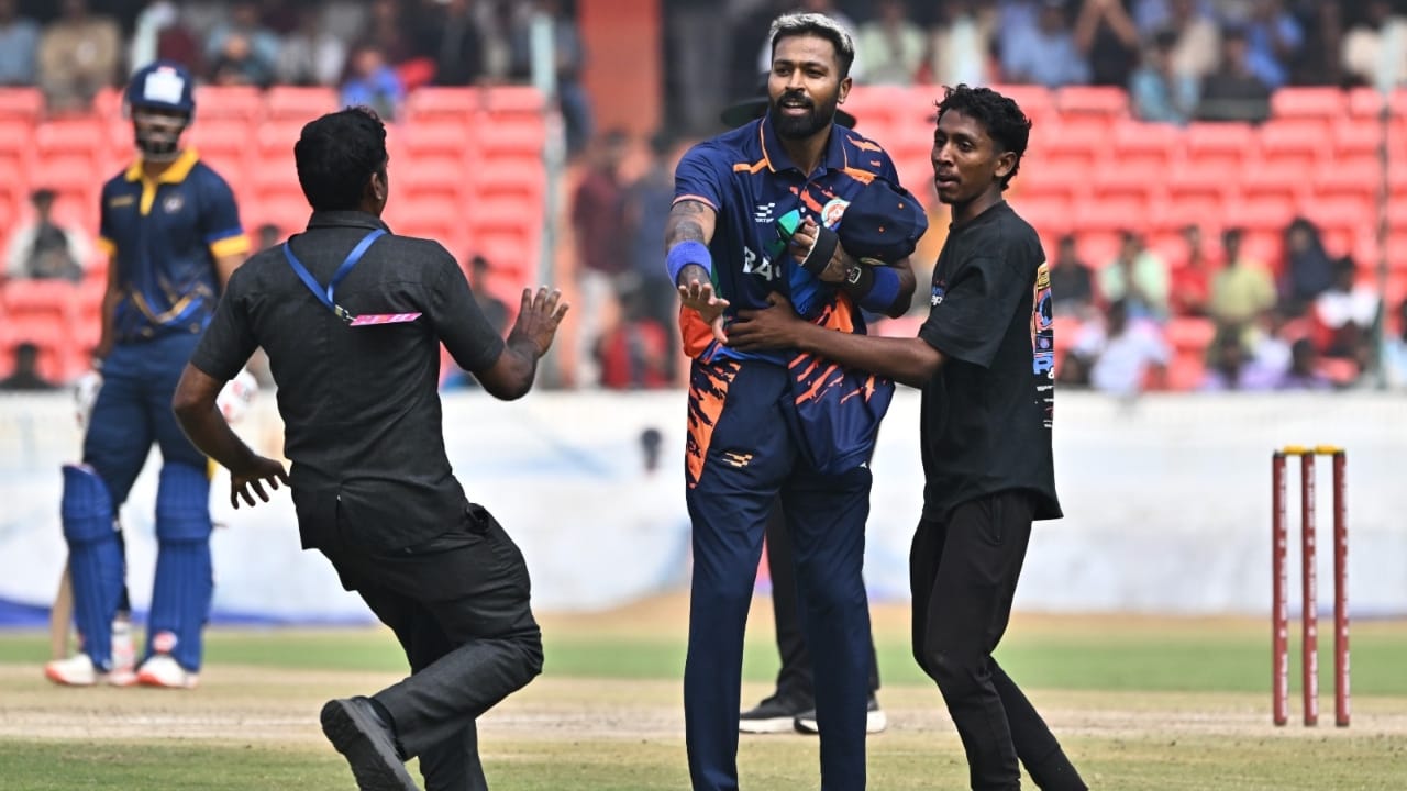 SMAT 2025: ಹಾರ್ದಿಕ್ ಪಾಂಡ್ಯ ಸಲುವಾಗಿ ಇದ್ದಕ್ಕಿದ್ದಂತೆ ಬೇರೆಡೆಗೆ ಸ್ಥಳಾಂತರಗೊಂಡ ಪಂದ್ಯ