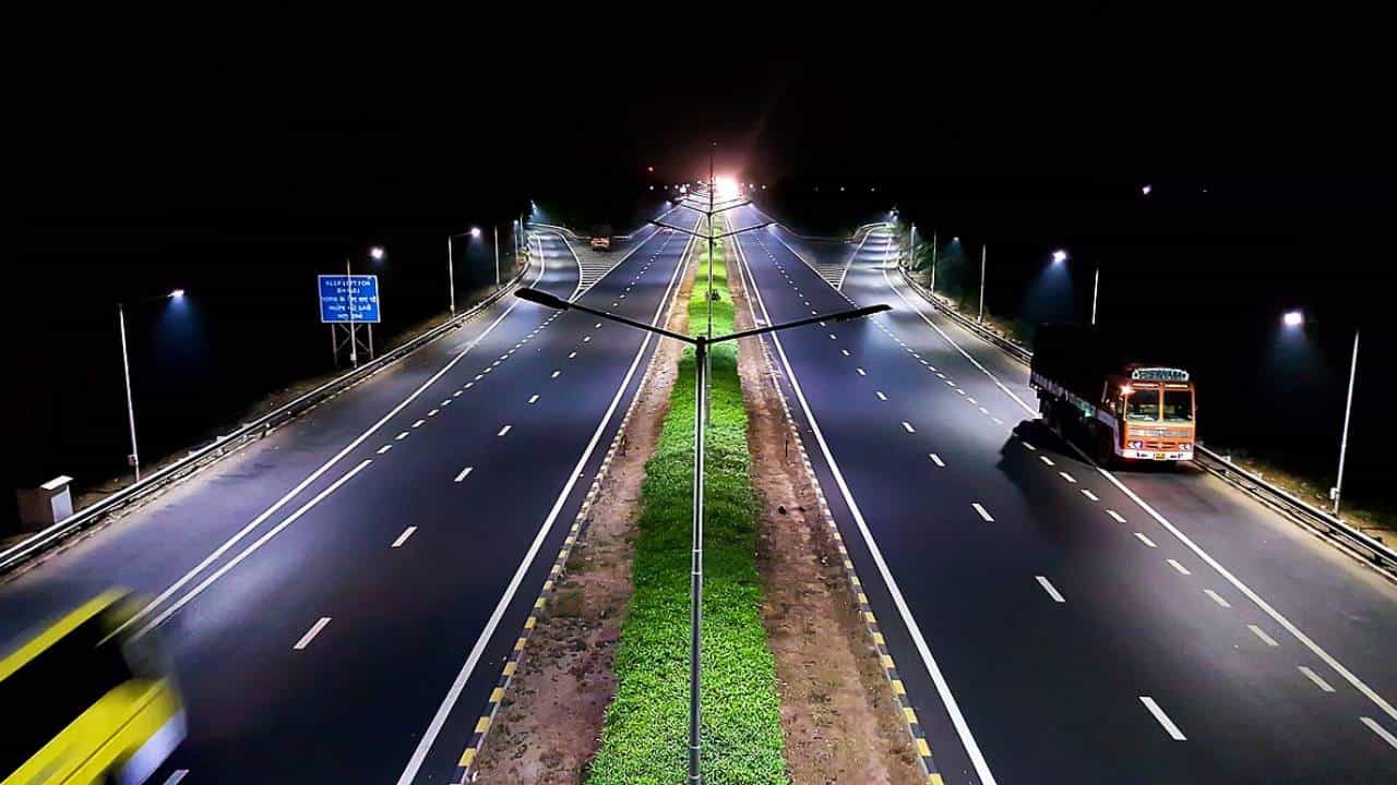 ಹೆದ್ದಾರಿಯಲ್ಲಿ ಪ್ರಯಾಣಿಕರಿಗೆ ಅಪಾಯದ ಮುನ್ಸೂಚನೆ ಕೊಡುವ ಅಲರ್ಟ್ ಸಿಸ್ಟಂ; ರಿಲಾಯನ್ಸ್ ಜಿಯೋ ಜೊತೆ ಹೆದ್ದಾರಿ ಪ್ರಾಧಿಕಾರ ಒಪ್ಪಂದ