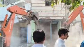 ರಾಯಚೂರಲ್ಲೂ ಘರ್ಜಿಸಿದ ಜೆಸಿಬಿಗಳು: 20ಕ್ಕೂ ಅಧಿಕ ಮನೆಗಳ ತೆರವು