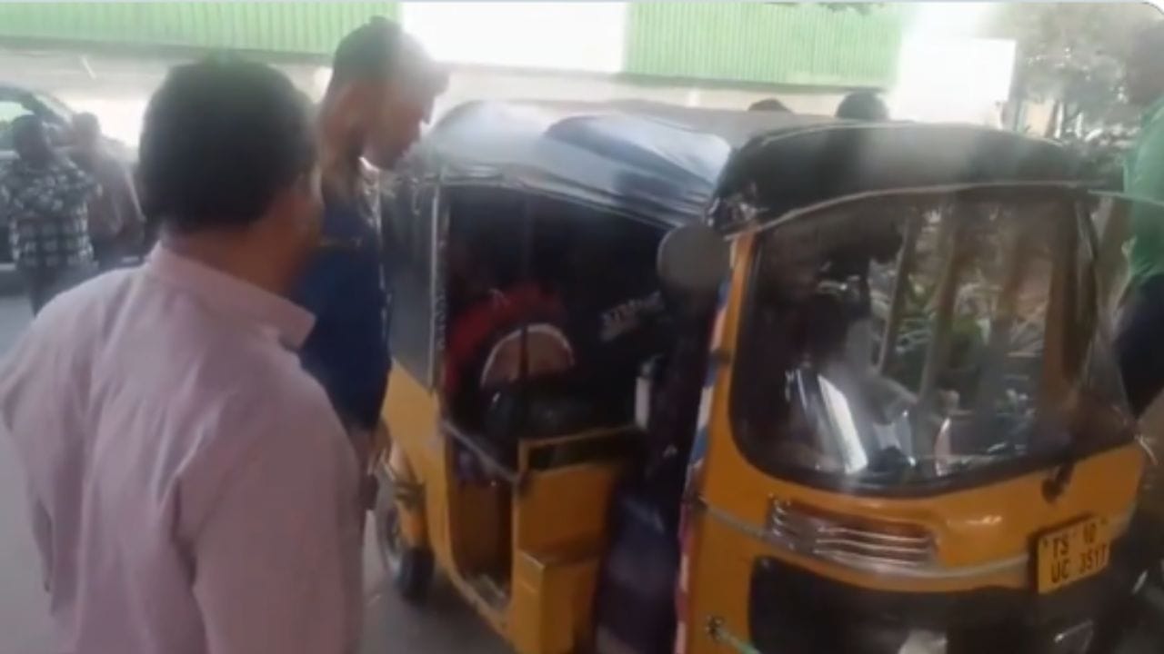 ಆಟೋದಲ್ಲಿ ಇಬ್ಬರು ಯುವಕರ ಶವ ಪತ್ತೆ: ದುಶ್ಚಟದಿಂದ ಪ್ರಾಣಕ್ಕೆ ಕುತ್ತು ತಂದುಕೊಂಡ್ರಾ?