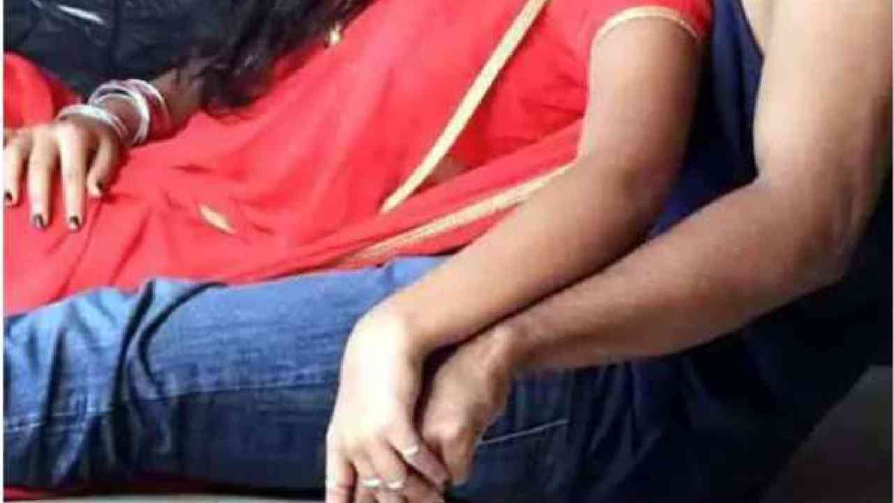 ಎಣ್ಣೆ ಪಾರ್ಟಿಗೆ ಬಂದು ಗೆಳೆಯನ ಹೆಂಡ್ತಿ ಜತೆ ಚಕ್ಕಂದ: ಕಣ್ಣಾರೆ ಕಂಡ ಪತಿ ಮಾಡಿದ್ದೇನು ಗೊತ್ತಾ? ಎಣ್ಣೆ ಪಾರ್ಟಿಗೆ ಬಂದು ಗೆಳೆಯನ ಹೆಂಡ್ತಿ ಜತೆ ಚಕ್ಕಂದ: ಕಣ್ಣಾರೆ ಕಂಡ ಪತಿ ಮಾಡಿದ್ದೇನು ಗೊತ್ತಾ?