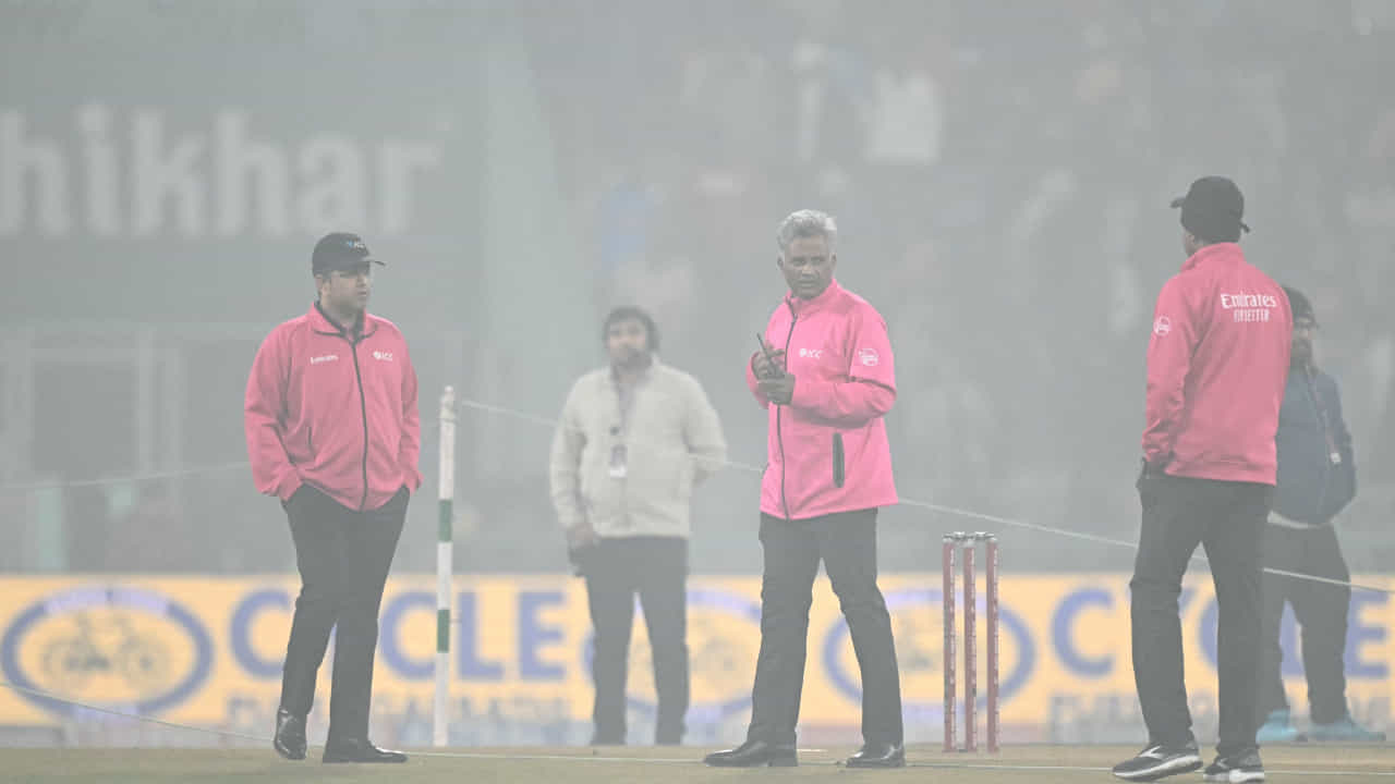 IND vs SA: ದಟ್ಟ ಮಂಜಿನಿಂದ 4ನೇ ಟಿ20 ಪಂದ್ಯ ರದ್ದು; ಸರಣಿಯಲ್ಲಿ ಭಾರತದ ಮೇಲುಗೈ IND vs SA: ದಟ್ಟ ಮಂಜಿನಿಂದ 4ನೇ ಟಿ20 ಪಂದ್ಯ ರದ್ದು; ಸರಣಿಯಲ್ಲಿ ಭಾರತದ ಮೇಲುಗೈ