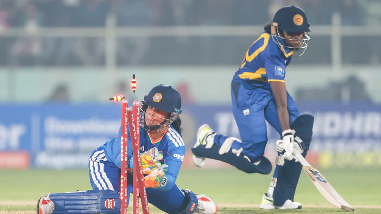 IND-W vs SL-W: ಭಾರತ- ಲಂಕಾ ನಡುವಿನ 4ನೇ ಟಿ20 ಪಂದ್ಯ ಎಲ್ಲಿ ಯಾವಾಗ ಎಷ್ಟು ಗಂಟೆಗೆ ಆರಂಭ? IND-W vs SL-W: ಭಾರತ- ಲಂಕಾ ನಡುವಿನ 4ನೇ ಟಿ20 ಪಂದ್ಯ ಎಲ್ಲಿ ಯಾವಾಗ ಎಷ್ಟು ಗಂಟೆಗೆ ಆರಂಭ?
