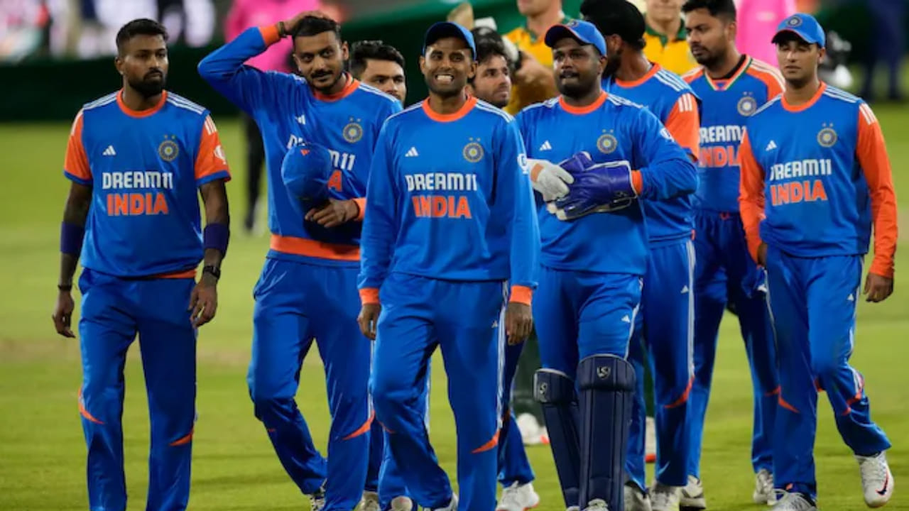 ಭಾರತ ಟಿ20 ತಂಡ: ಸೂರ್ಯಕುಮಾರ್ ಯಾದವ್ (ನಾಯಕ), ಶುಭ್​ಮನ್ ಗಿಲ್ (ಉಪನಾಯಕ), ಅಭಿಷೇಕ್ ಶರ್ಮಾ, ತಿಲಕ್ ವರ್ಮಾ, ಹಾರ್ದಿಕ್ ಪಾಂಡ್ಯ, ಶಿವಂ ದುಬೆ, ಅಕ್ಷರ್ ಪಟೇಲ್, ಜಿತೇಶ್ ಶರ್ಮಾ (ವಿಕೆಟ್ ಕೀಪರ್), ಸಂಜು ಸ್ಯಾಮ್ಸನ್ (ವಿಕೆಟ್ ಕೀಪರ್), ಜಸ್ಪ್ರೀತ್ ಬುಮ್ರಾ, ಅರ್ಷದೀಪ್ ಸಿಂಗ್, ವರುಣ್ ಚಕ್ರವರ್ತಿ, ಹರ್ಷಿತ್ ರಾಣಾ, ವಾಷಿಂಗ್ಟನ್ ಸುಂದರ್, ಕುಲ್ದೀಪ್ ಯಾದವ್.