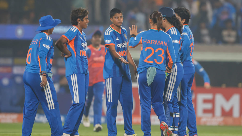 IND-W vs SL-W: ಲಂಕಾ ವಿರುದ್ಧ ಭಾರತ ಮಹಿಳಾ ಪಡೆಗೆ 8 ವಿಕೆಟ್ ಜಯ