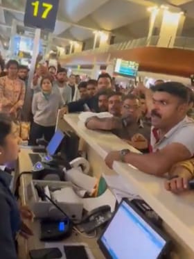 ನನ್ನ ಮಗಳಿಗೆ ಸ್ಯಾನಿಟರಿ ಪ್ಯಾಡ್‌ ಬೇಕು, ರಕ್ತ ಬರುತ್ತಿದೆ