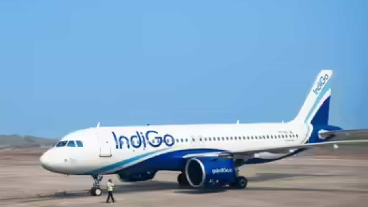 Indigo Refunds Ordered: ನಾಳೆ ರಾತ್ರಿ 8 ಗಂಟೆಯೊಳಗೆ ಬಾಕಿ ಹಣ ಮರುಪಾವತಿಸುವಂತೆ ಇಂಡಿಗೋ ಸಂಸ್ಥೆಗೆ ಕೇಂದ್ರ ಸೂಚನೆ Indigo Refunds Ordered: ನಾಳೆ ರಾತ್ರಿ 8 ಗಂಟೆಯೊಳಗೆ ಬಾಕಿ ಹಣ ಮರುಪಾವತಿಸುವಂತೆ ಇಂಡಿಗೋ ಸಂಸ್ಥೆಗೆ ಕೇಂದ್ರ ಸೂಚನೆ