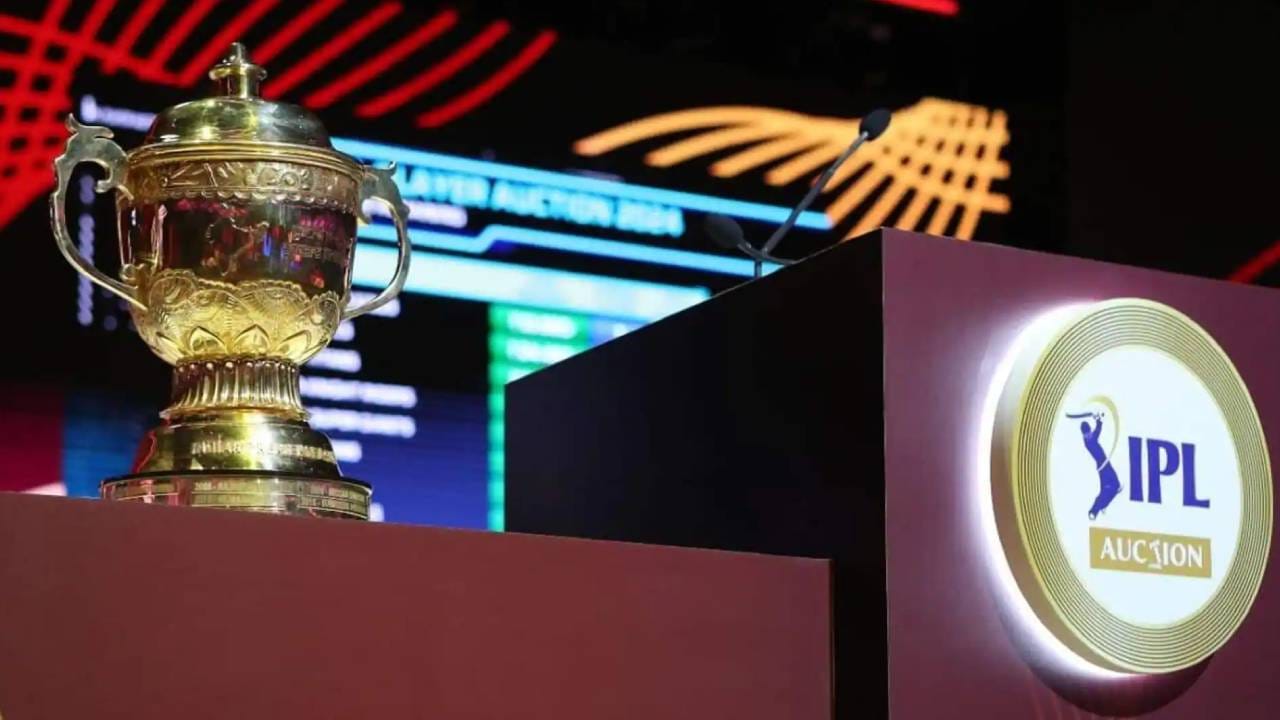 IPL 2026 Mini Auction: ಐಪಿಎಲ್ 2026 ಮಿನಿ ಹರಾಜಿಗೆ ದಿನಗಣನೆ: ಯಾವ ತಂಡದ ಬಳಿ ಎಷ್ಟು ಹಣವಿದೆ ನೋಡಿ IPL 2026 Mini Auction: ಐಪಿಎಲ್ 2026 ಮಿನಿ ಹರಾಜಿಗೆ ದಿನಗಣನೆ: ಯಾವ ತಂಡದ ಬಳಿ ಎಷ್ಟು ಹಣವಿದೆ ನೋಡಿ
