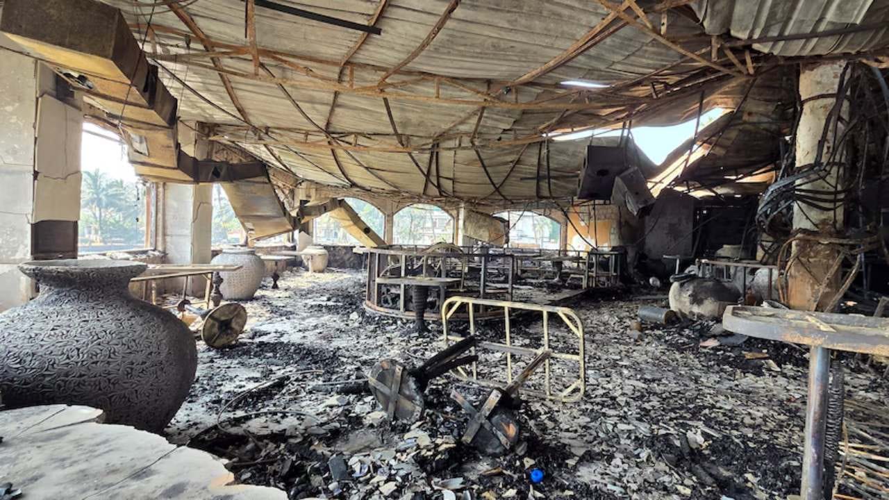 ಗೋವಾದಲ್ಲಿ ಭೀಕರ ಅಗ್ನಿ ಅವಘಡ: ನೆರೆ ರಾಜ್ಯದ ಘೋರ ದುರಂತದಲ್ಲಿ ಕನ್ನಡಿಗನೂ ಬಲಿ! ಗೋವಾದಲ್ಲಿ ಭೀಕರ ಅಗ್ನಿ ಅವಘಡ: ನೆರೆ ರಾಜ್ಯದ ಘೋರ ದುರಂತದಲ್ಲಿ ಕನ್ನಡಿಗನೂ ಬಲಿ!