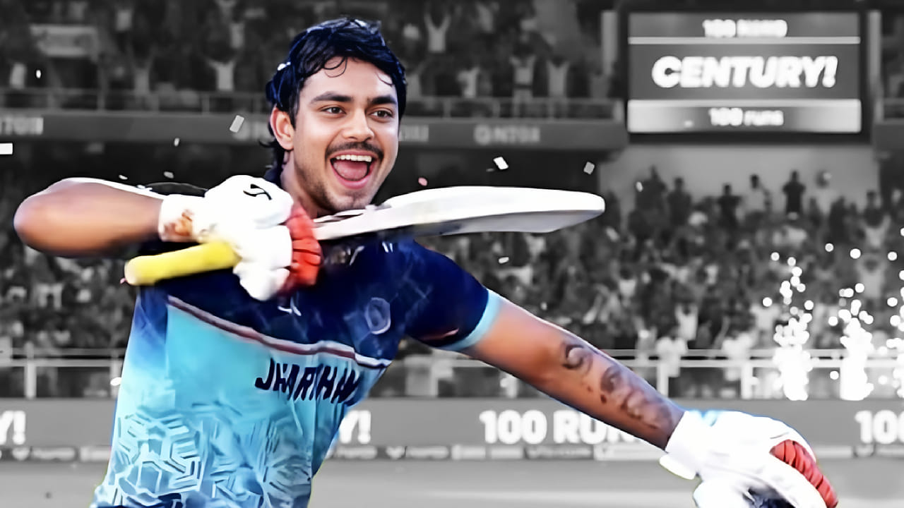 ಸಕಿಬುಲ್ ಗನಿಯ ದಾಖಲೆಯ ಶತಕದ ಬೆನ್ನಲ್ಲೇ ಇಶಾನ್ ಕಿಶನ್ ಕೂಡ ಪ್ರಚಂಡ ಬ್ಯಾಟಿಂಗ್ ಪ್ರದರ್ಶಿಸಿದ್ದರು. ಕರ್ನಾಟಕ ವಿರುದ್ಧದ ಮ್ಯಾಚ್​ನಲ್ಲಿ ಅಬ್ಬರಿಸಿದ ಜಾರ್ಖಂಡ್ ತಂಡದ ನಾಯಕ ಇಶಾನ್ ಕೇವಲ 33 ಎಸೆತಗಳಲ್ಲಿ ಶತಕ ಪೂರೈಸಿದ್ದರು. ಈ ಮೂಲಕ ಲಿಸ್ಟ್ ಎ ಕ್ರಿಕೆಟ್​ನಲ್ಲಿ ಅತೀ ಕಡಿಮೆ ಎಸೆತಗಳಲ್ಲಿ ಸೆಂಚುರಿ ಸಿಡಿಸಿದ 2ನೇ ಭಾರತೀಯ ಎನಿಸಿಕೊಂಡಿದ್ದಾರೆ.