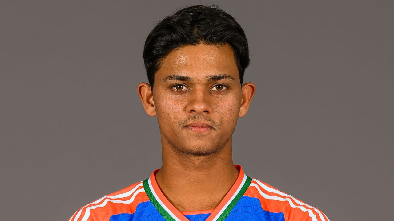 ಯಶಸ್ವಿ ಜೈಸ್ವಾಲ್: 2024 ಟಿ20 ವಿಶ್ವಕಪ್​ ತಂಡದಲ್ಲಿ ಹೆಚ್ಚುವರಿ ಆರಂಭಿಕ ದಾಂಡಿಗನಾಗಿ ಯಶಸ್ವಿ ಜೈಸ್ವಾಲ್ ಕಾಣಿಸಿಕೊಂಡಿದ್ದರು. ಎರಡು ವರ್ಷಗಳ ಹಿಂದೆ 15 ಸದಸ್ಯರುಗಳ ಬಳಗದಲ್ಲಿದ್ದ ಜೈಸ್ವಾಲ್​ ಮುಂಬರುವ ಟಿ20 ವಿಶ್ವಕಪ್​ಗೆ ಆಯ್ಕೆಯಾಗಿಲ್ಲ.