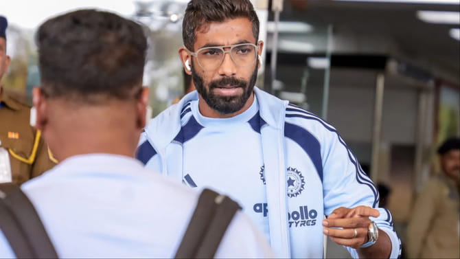 ಮನವಿಗೂ ಬಗ್ಗದ ಅಭಿಮಾನಿಯ ಫೋನ್ ಕಿತ್ತೆಸೆದ ಬುಮ್ರಾ