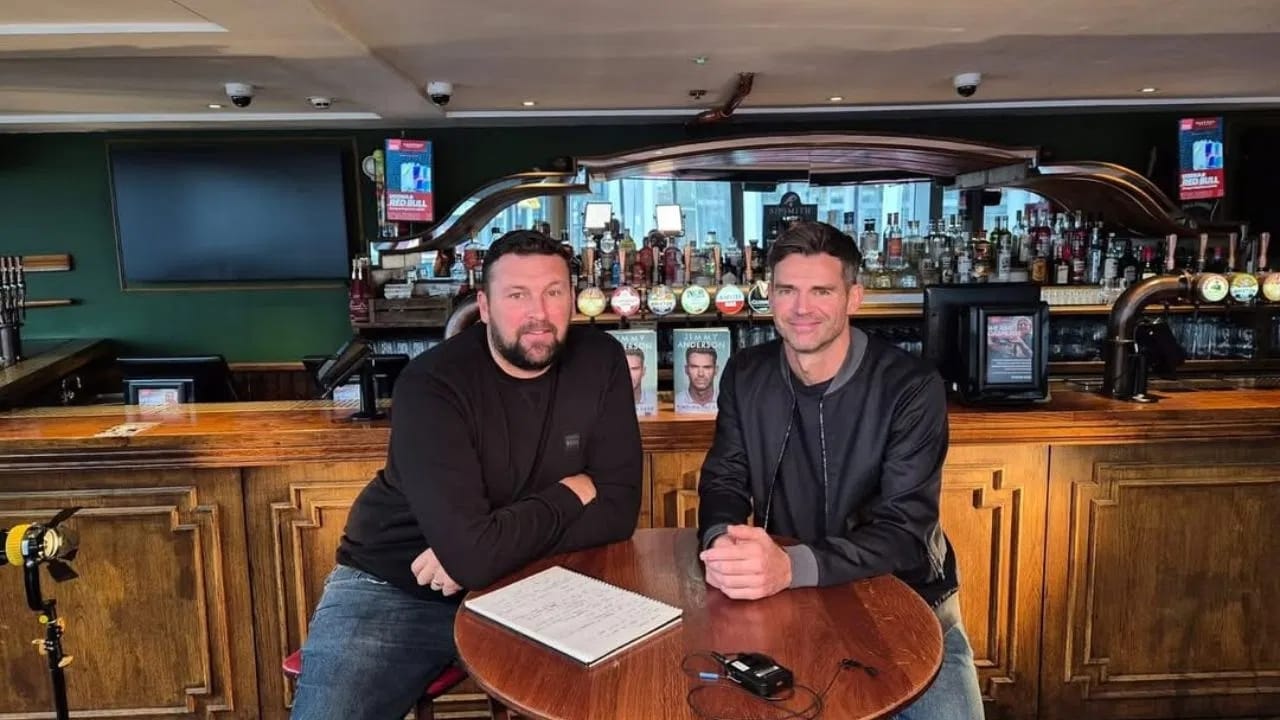 ಇಂಗ್ಲೆಂಡ್‌ನ ಮಾಜಿ ವೇಗಿ ಜೇಮ್ಸ್ ಅ್ಯಂಡರ್ಸನ್ ಕೂಡ ಈ ಪಟ್ಟಿಯಲ್ಲಿ ಸೇರಿದ್ದಾರೆ. 2015 ರಲ್ಲಿ ಅ್ಯಂಡರ್ಸನ್ ' ಜಿಮ್ಮಿ ಅ್ಯಂಡರ್ಸನ್ ನಂಬರ್ ಕಲೆಕ್ಷನ್' ಹೆಸರಿನ ವೈನ್ ಪರಿಚಯಿಸಿದ್ದರು. ಈ ಕಂಪೆನಿಯ ವೈನ್​ಗಳು ಇಂಗ್ಲೆಂಡ್​ನಲ್ಲಿ ಲಭ್ಯವಿದೆ. 