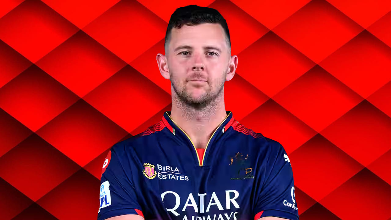 ಜೋಶ್ ಹೇಝಲ್​ವುಡ್: ಆರ್​ಸಿಬಿ ತಂಡದ ಪ್ರಮುಖ ವೇಗಿಯಾಗಿ ಜೋಶ್ ಹೇಝಲ್​ವುಡ್ ಕಣಕ್ಕಿಳಿಯಲಿದ್ದಾರೆ. ಕಳೆದ ಸೀಸನ್​ನಲ್ಲಿ ಕರಾರುವಾಕ್ ದಾಳಿ ಸಂಘಟಿಸಿದ ಹೇಝಲ್​ವುಡ್ ಐಪಿಎಲ್​ ವೇಳೆಗೆ ಸಂಪೂರ್ಣ ಫಿಟ್​ನೆಸ್​ನೊಂದಿಗೆ ಮರಳಲಿದ್ದಾರೆ. ಹೀಗಾಗಿ ಅವರು ಸಹ ಆಡುವ ಬಳಗದಲ್ಲಿ ಕಾಣಿಸಿಕೊಳ್ಳಲಿದ್ದಾರೆ.