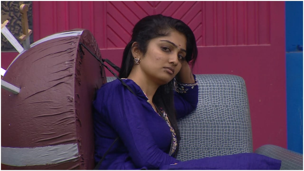 ‘ನನಗೆ ಸಾಕಾಗಿದೆ’; ಗಿಲ್ಲಿ ಗೆಳೆತನ ಮಾಡಿ ಕೇಳಿದ ಮಾತಿಂದ ಸುಸ್ತಾದ ಕಾವ್ಯಾ ‘ನನಗೆ ಸಾಕಾಗಿದೆ’; ಗಿಲ್ಲಿ ಗೆಳೆತನ ಮಾಡಿ ಕೇಳಿದ ಮಾತಿಂದ ಸುಸ್ತಾದ ಕಾವ್ಯಾ